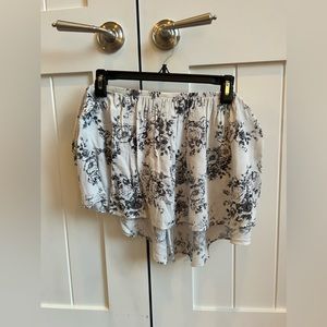 Black and white floral crop top blouse